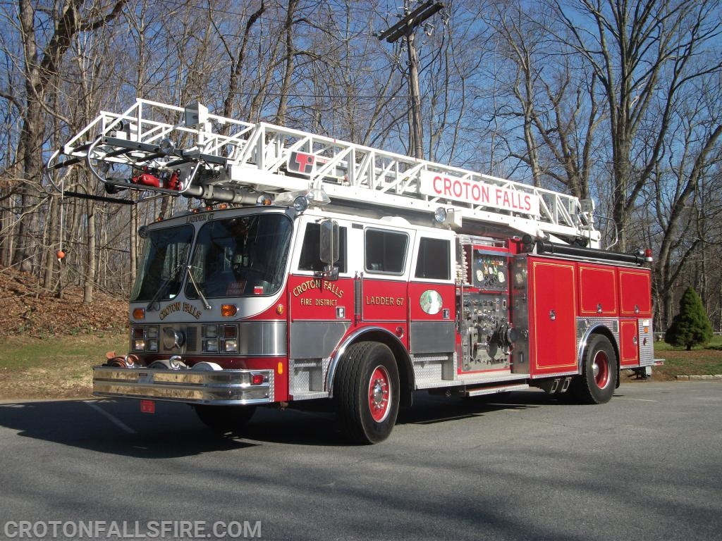 Former Ladder 67; 1988 Hahn/LTI 75' Quint
in service between 2012-2019